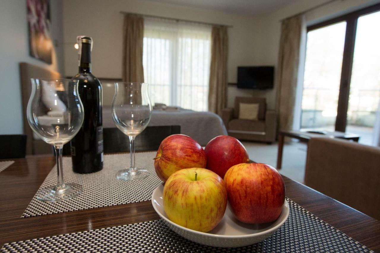 Willa Port Apartament Lilia Оструда Экстерьер фото